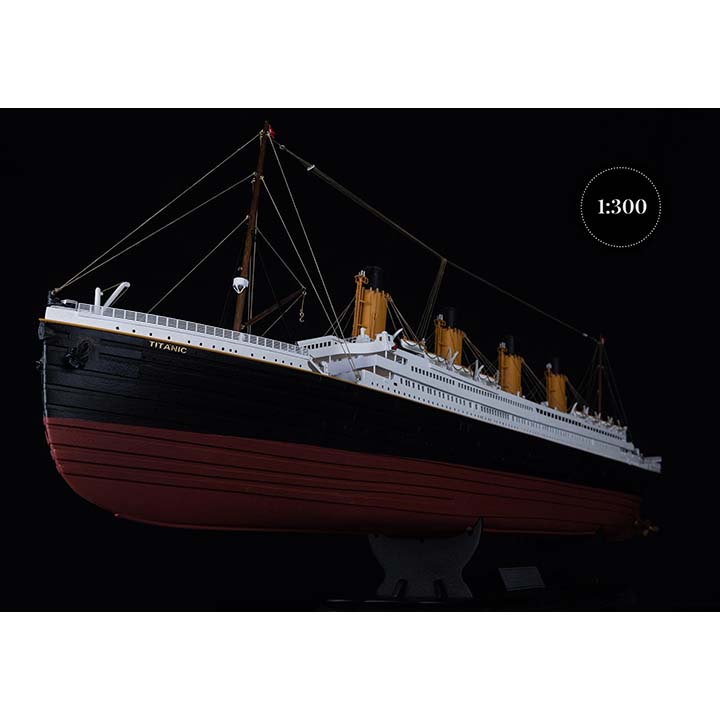 BO14009 1/300 Titanic - 높이 242mm X 폭 115mm X 길이 896mm