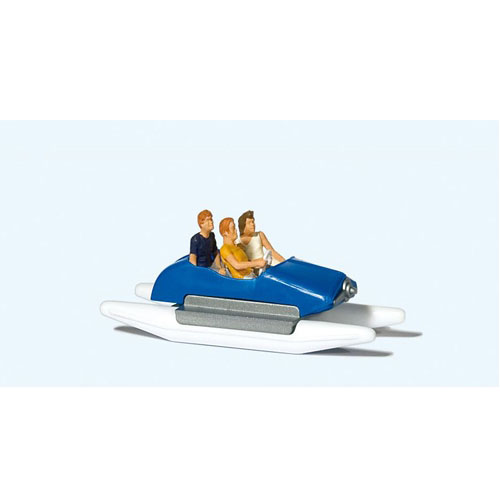 FSP10682 Family in paddleboat blue